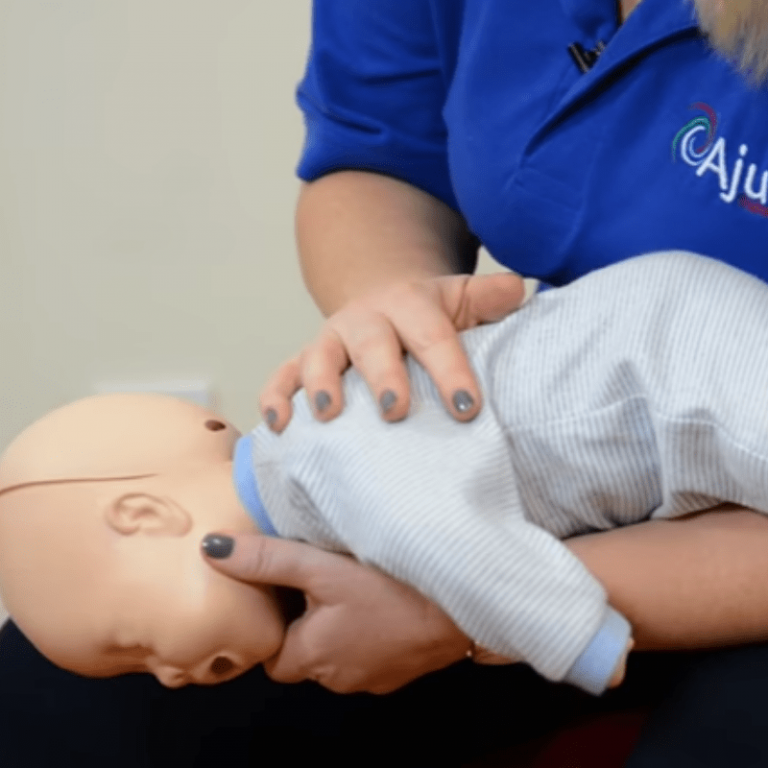 What to do when your child or baby is choking Ajuda